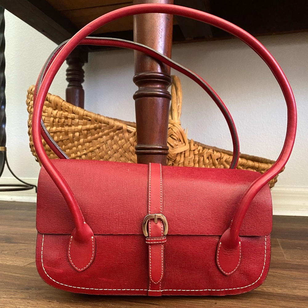 Ann Taylor RED Bag. Very good condition.